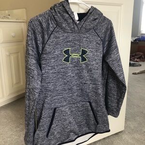 Medium underarmour heathered navy. Fleece lined